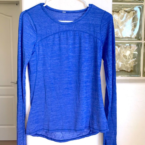 lululemon athletica Tops - Lululemon long sleeved workout shirt